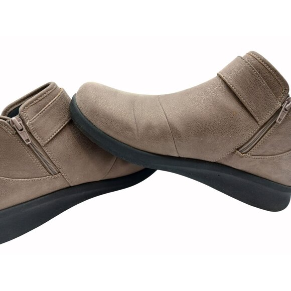CLARKS CLOUDSTEPPERS Women's SILLIAN2.0 Brown Size 9 W Wide Ankle Strap Bootie - Picture 11 of 16